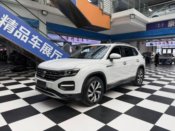 VW Tiguan L 2.0T TSI R-Line